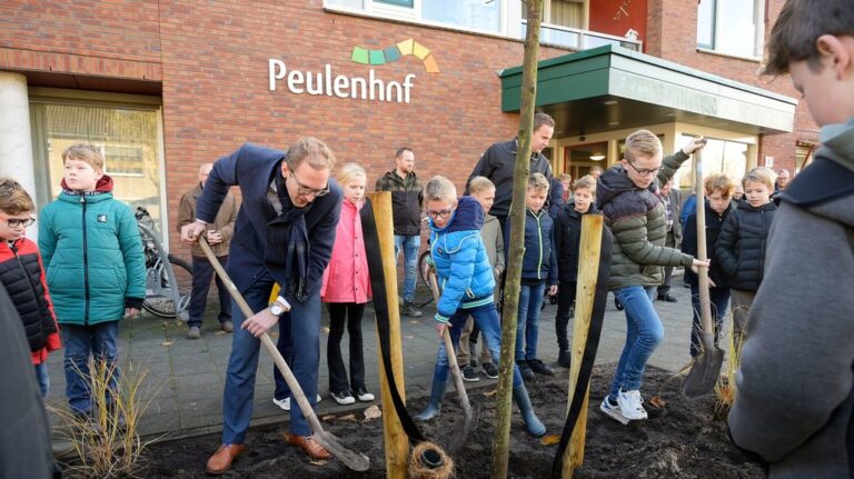 Hardinxveld-Giessendam doet mee aan Boomfeestdag — festival in Hardinxveld-Giessendam