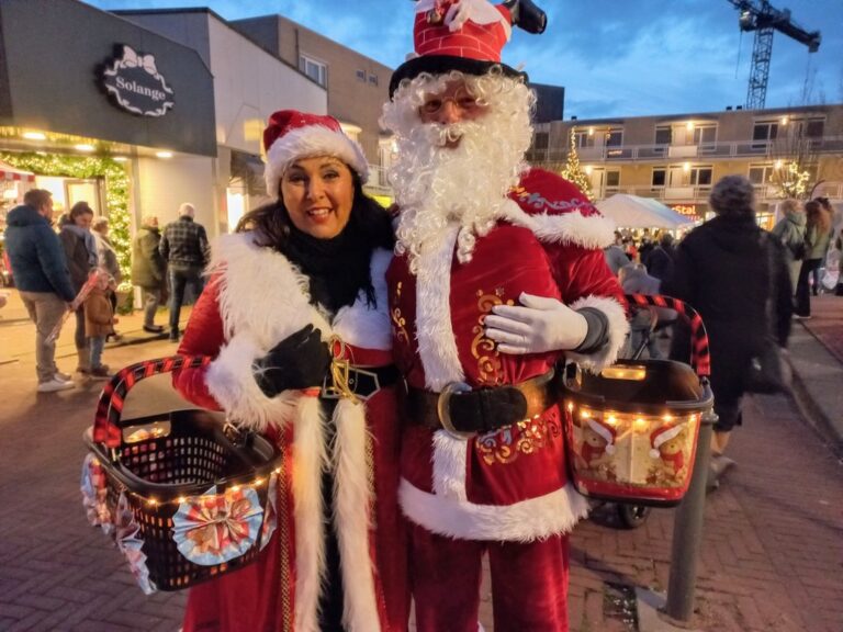 Kraampjes te huur op de kerstmarkt in Hardinxveld-Giessendam — markt-eten in Hardinxveld-Giessendam